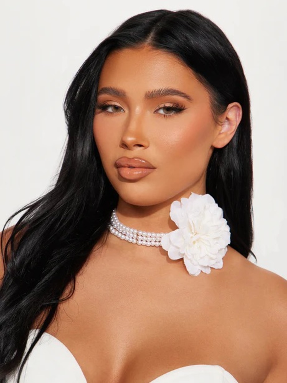 💎NWOT Fashion Nova White Pearl Multi-Strand Choker with Flower
